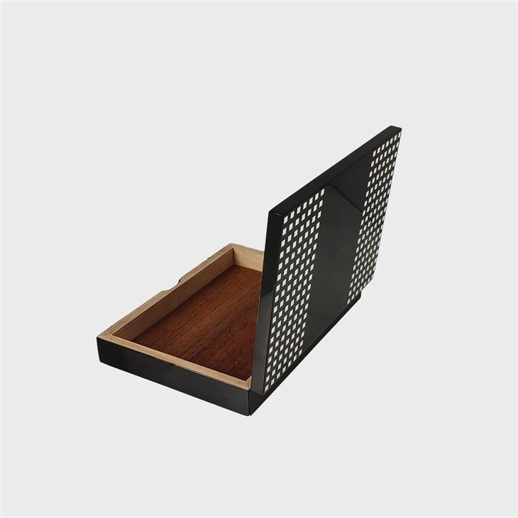 wooden cigar gift box