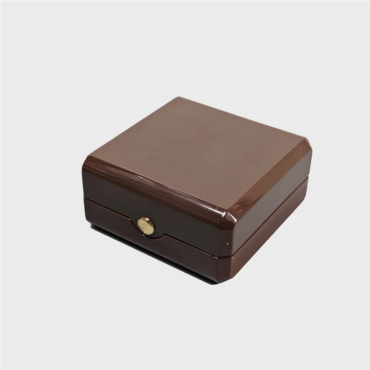 Modern jewelry organizer