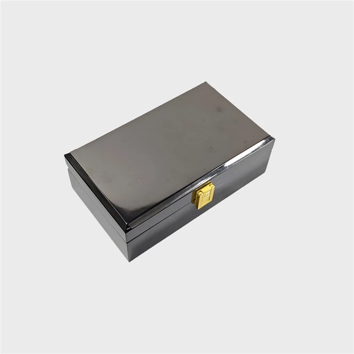 black jewelry box
