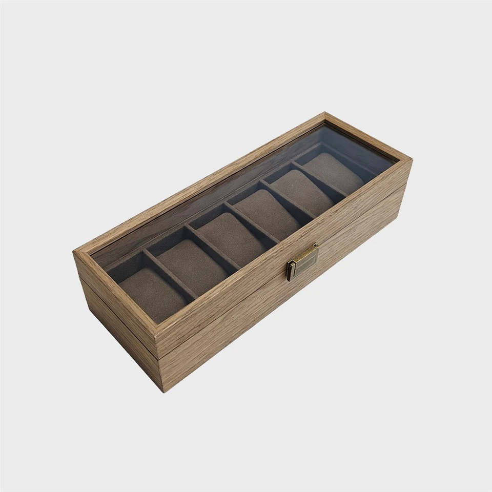 Classic wooden watch case